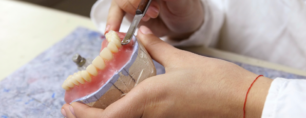 Learn about the popular options of Dentures Melbourne