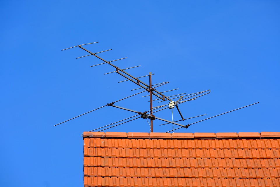 Why You Need Specialists For The Critical Task Of TV Antenna Installment Job?