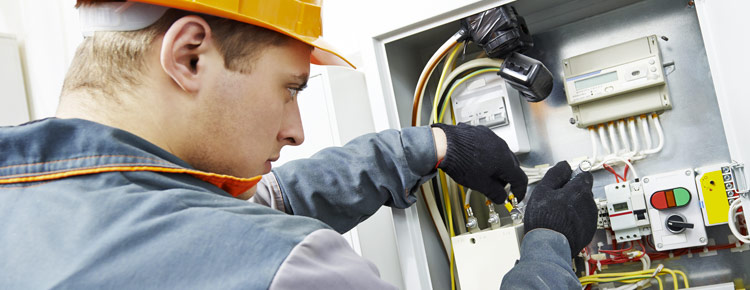 Qualified electrician in Bayswater for all over electrical repair requirements