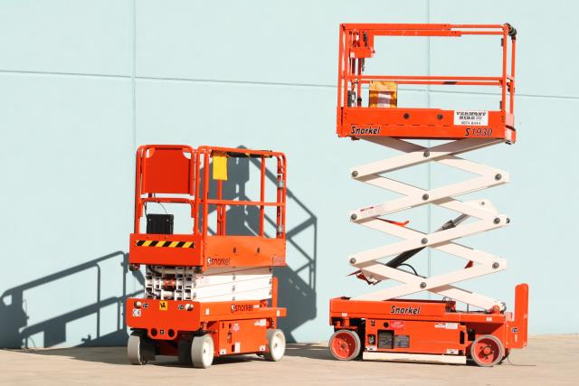 Why Scissor Lift Hire is Beneficial And Useful For The Worker?