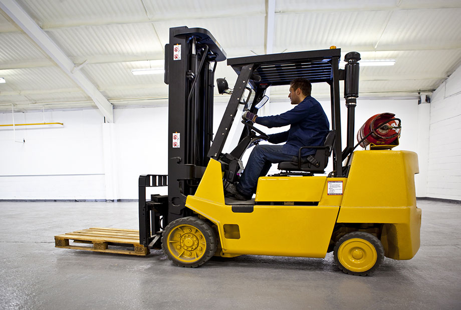 Things to avoid while hiring Forklift hire service