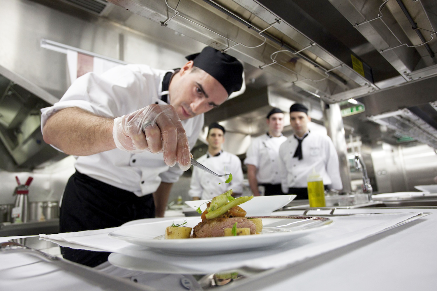 Finding The Right Agency: What To Look For When Choosing A Chef Job?